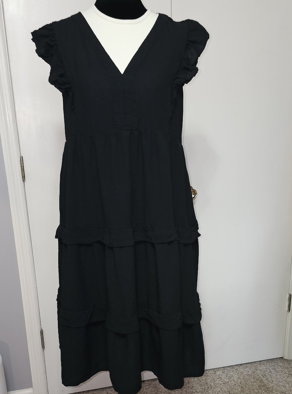 entro Black Tiered V-Neck Maxi Dress